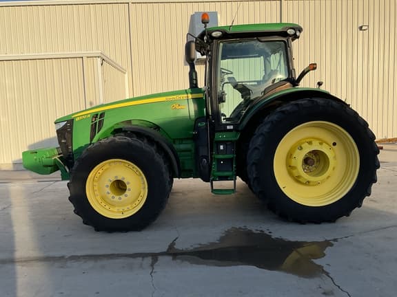 Image of John Deere 8370R equipment image 1