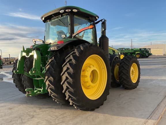 Image of John Deere 8370R equipment image 4