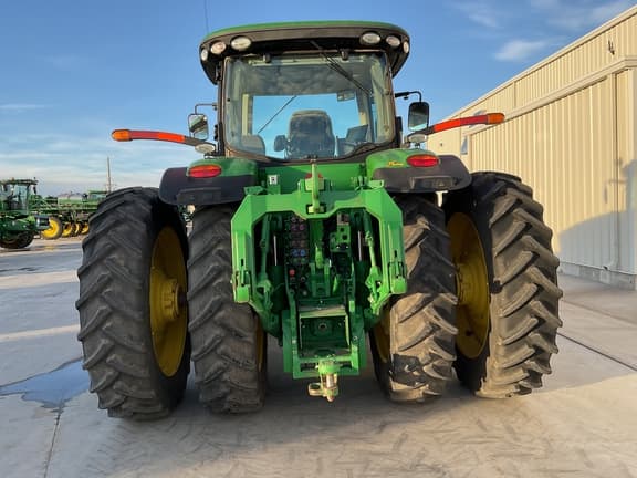 Image of John Deere 8370R equipment image 3