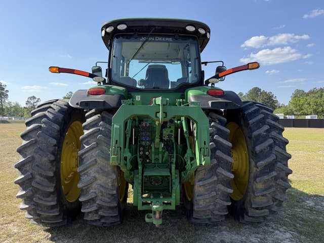Image of John Deere 8370R equipment image 3