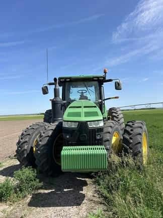 Image of John Deere 8370R equipment image 1
