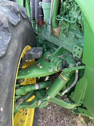 Image of John Deere 8370R equipment image 4