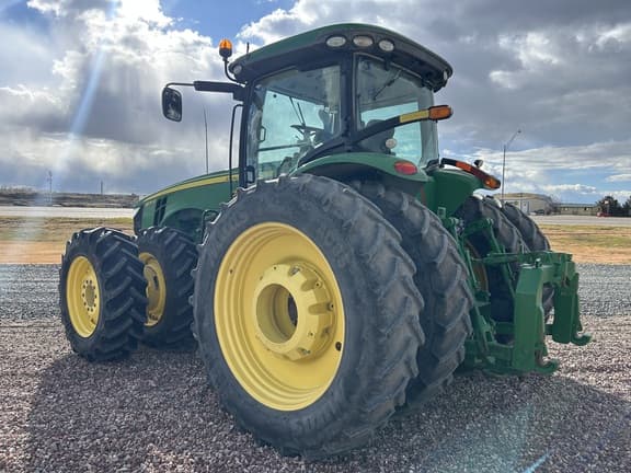Image of John Deere 8370R equipment image 4