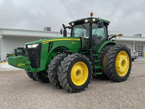 Image of John Deere 8370R equipment image 4