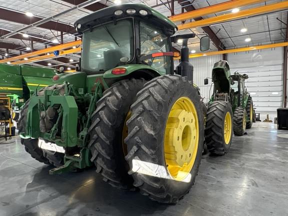 Image of John Deere 8370R equipment image 4