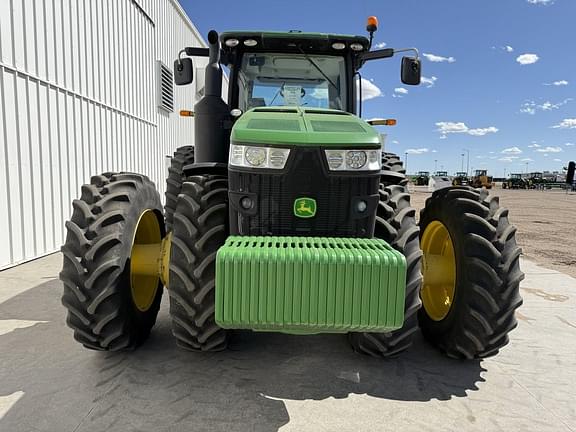 Image of John Deere 8370R equipment image 2