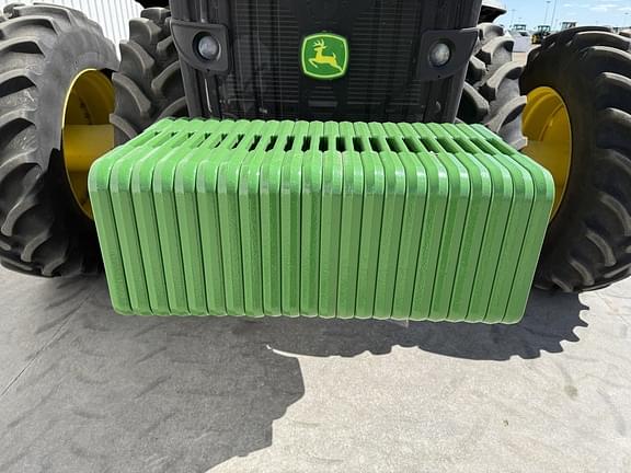 Image of John Deere 8370R equipment image 4