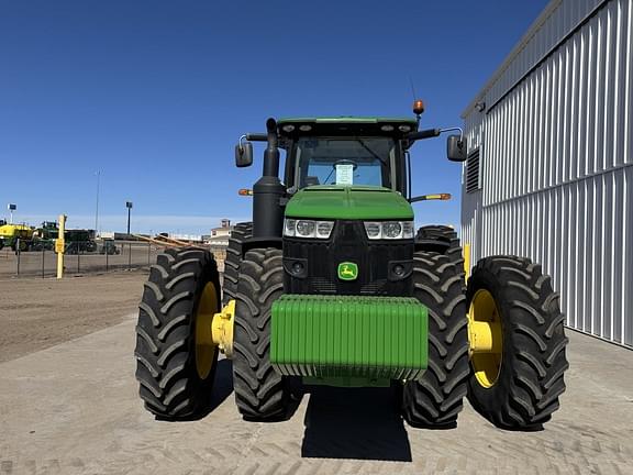 Image of John Deere 8370R equipment image 2