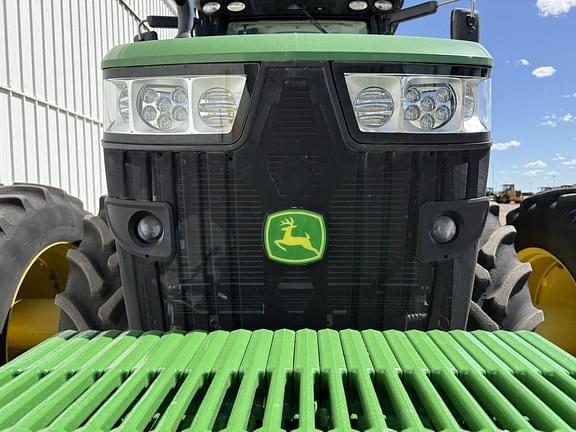 Image of John Deere 8370R equipment image 3