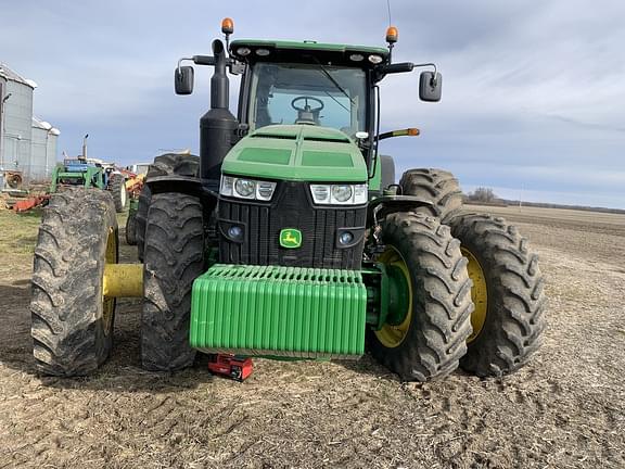 Image of John Deere 8370R equipment image 3