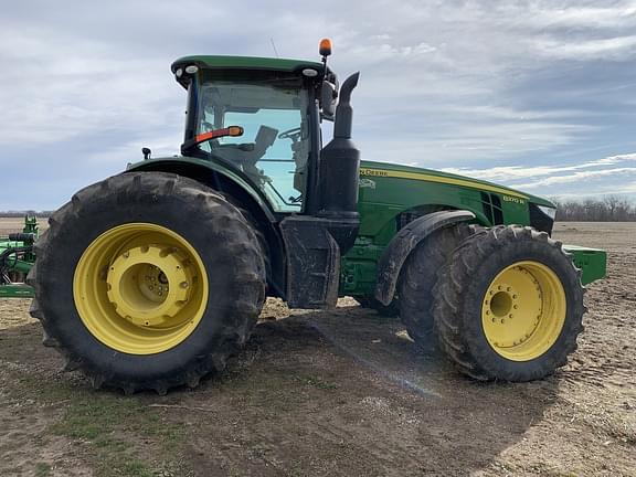 Image of John Deere 8370R equipment image 2