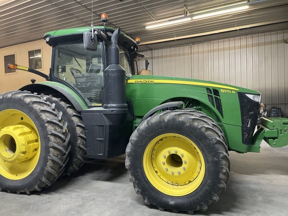 2016 John Deere 8370R Equipment Image0