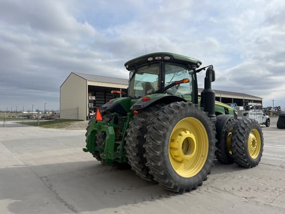 Image of John Deere 8370R equipment image 3