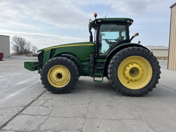 Image of John Deere 8370R equipment image 4