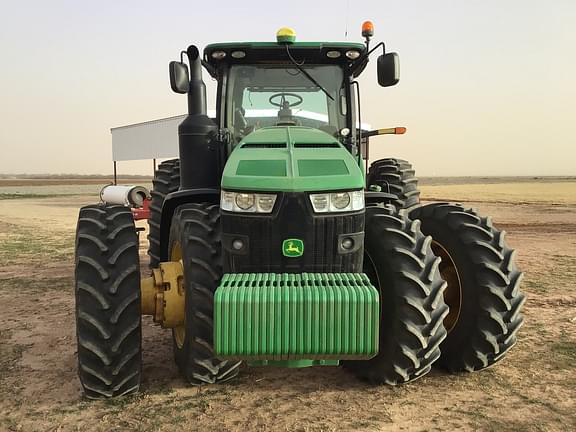 Image of John Deere 8370R equipment image 2