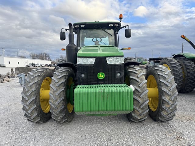 Image of John Deere 8370R equipment image 1