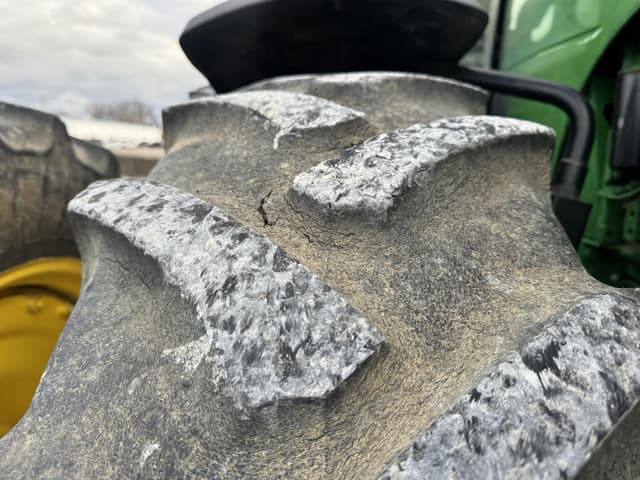 Image of John Deere 8370R equipment image 4