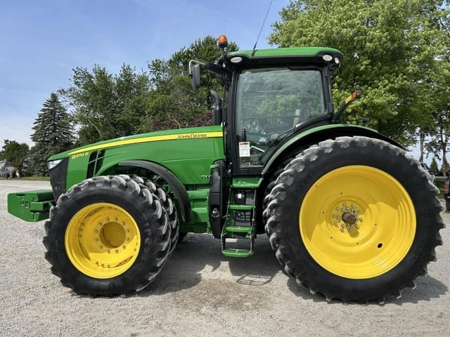 Image of John Deere 8370R equipment image 2