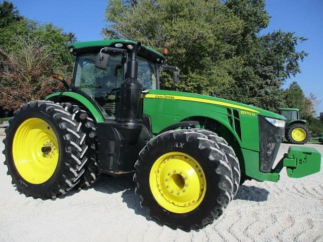 Image of John Deere 8370R equipment image 1