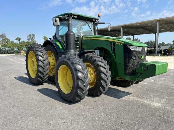 Image of John Deere 8370R equipment image 2