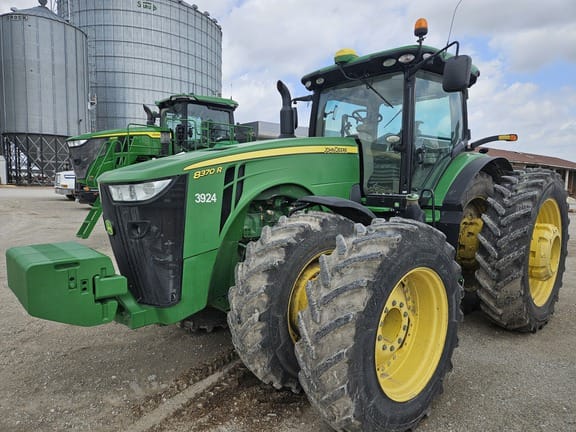 2016 John Deere 8370R Equipment Image0