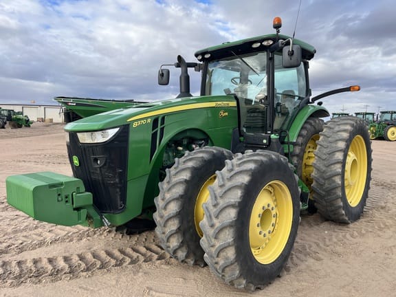 2016 John Deere 8370R Equipment Image0