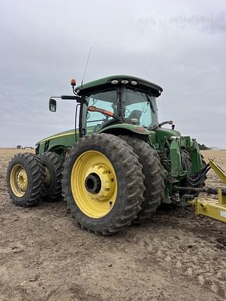 Image of John Deere 8370R equipment image 4