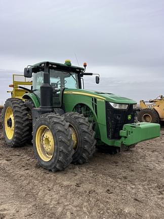 Image of John Deere 8370R equipment image 2