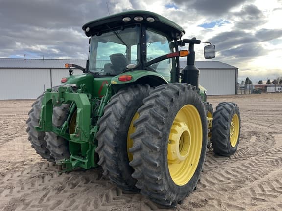 Image of John Deere 8370R equipment image 4