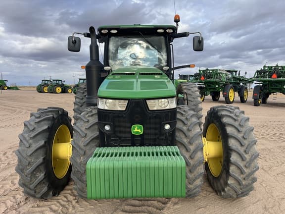 Image of John Deere 8370R equipment image 1