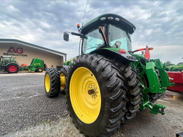 Image of John Deere 8370R equipment image 2