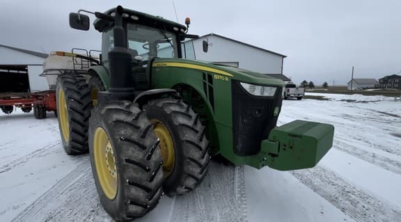 Image of John Deere 8370R equipment image 3