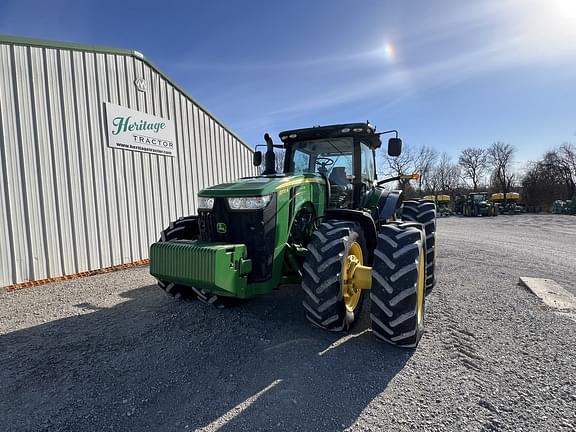 Image of John Deere 8370R equipment image 1