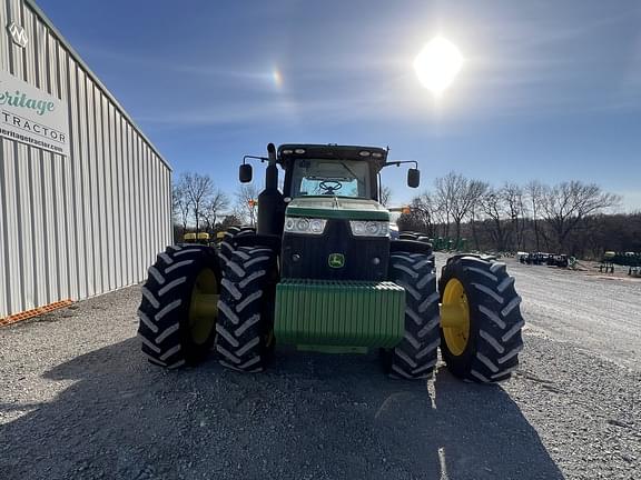 Image of John Deere 8370R equipment image 2