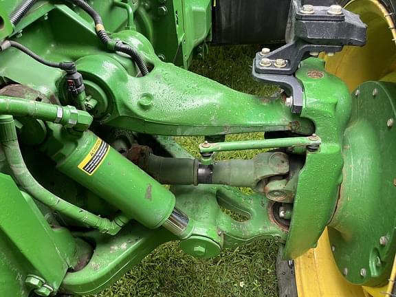 Image of John Deere 8370R equipment image 4