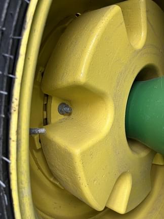 Image of John Deere 8370R equipment image 1