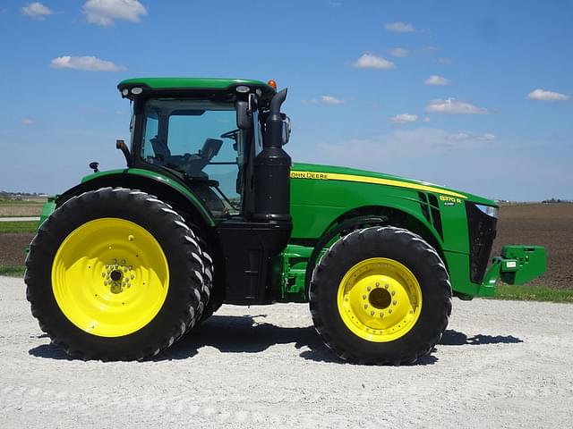 Image of John Deere 8370R equipment image 3