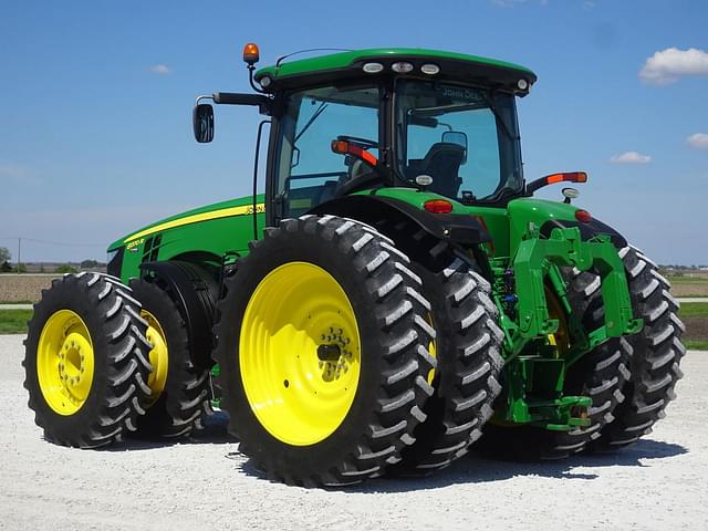 Image of John Deere 8370R equipment image 4