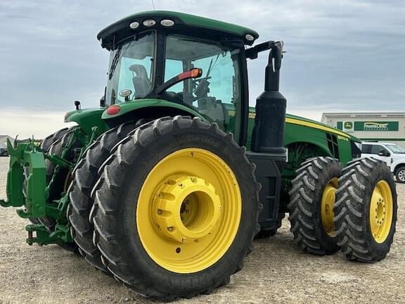 Image of John Deere 8370R equipment image 3
