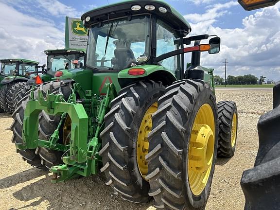 Image of John Deere 8370R equipment image 3