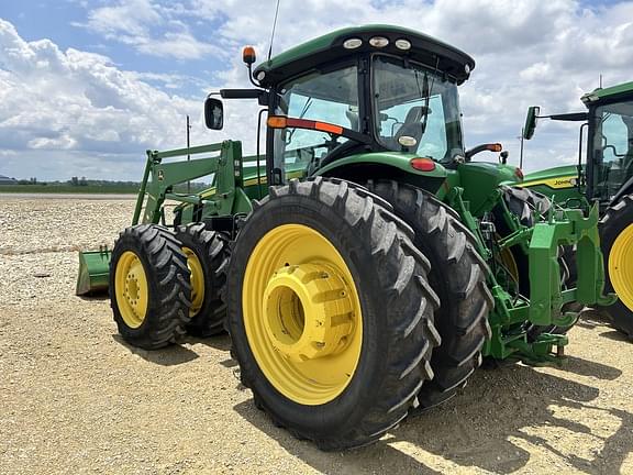 Image of John Deere 8370R equipment image 2