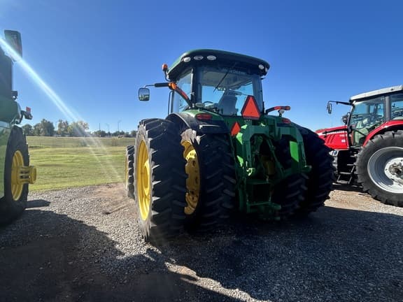 Image of John Deere 8370R equipment image 2