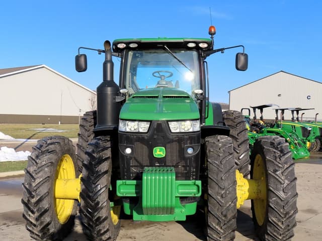 Image of John Deere 8370R equipment image 4
