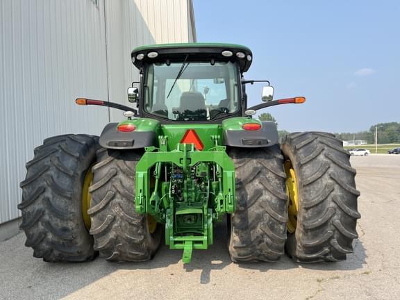 Image of John Deere 8370R equipment image 3