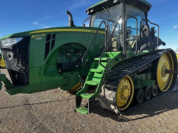 Image of John Deere 8370RT equipment image 1