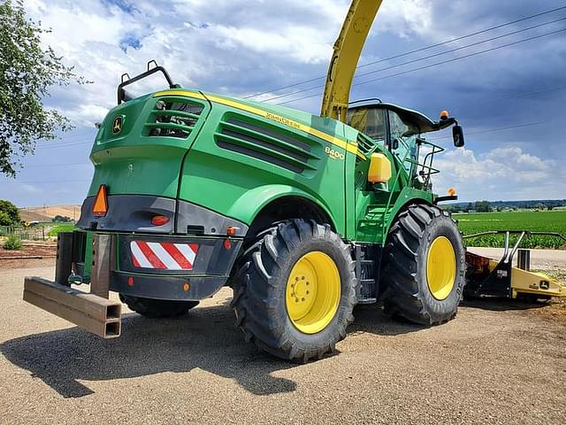 Image of John Deere 8400 equipment image 4