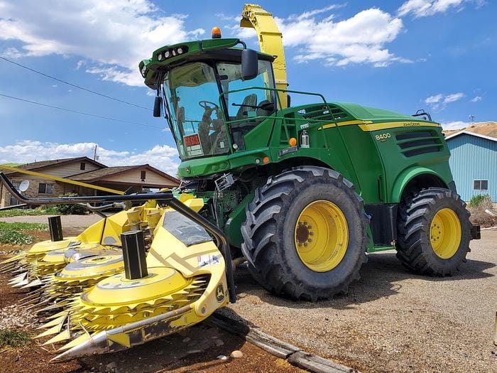 2016 John Deere 8400 Equipment Image0