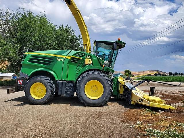 Image of John Deere 8400 equipment image 3