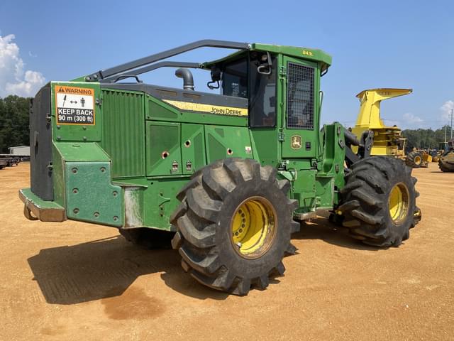 Image of John Deere 843L equipment image 2
