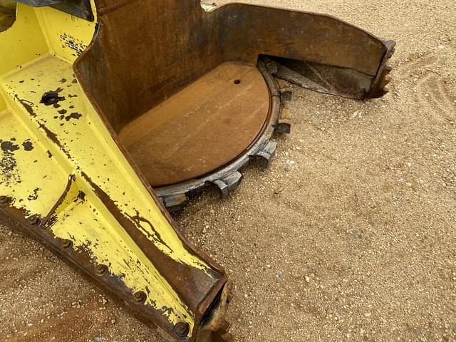 Image of John Deere 843L equipment image 4
